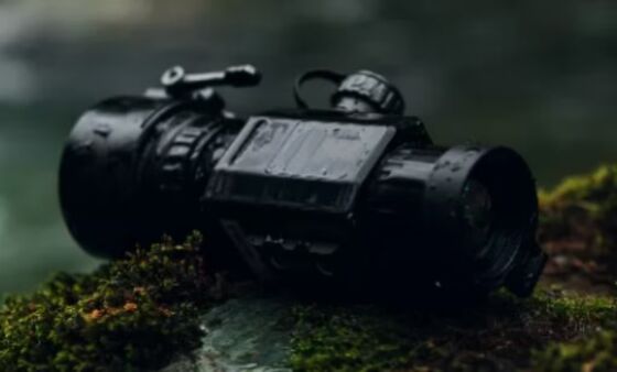 Θερμικό μονοκυάλι FW-C425F με απόσταση ανίχνευσης 1300m, οθόνη OLED 1440×1080 και διάρκεια μπαταρίας 7,5 ωρών για υπαίθρια χρήση